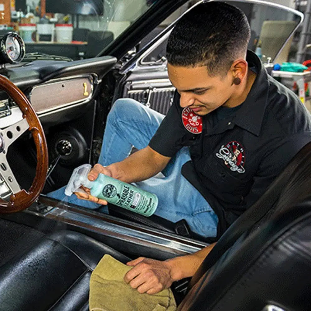 Spray Leather Conditioner with Vitamin E & Aloe - Chemical Guys