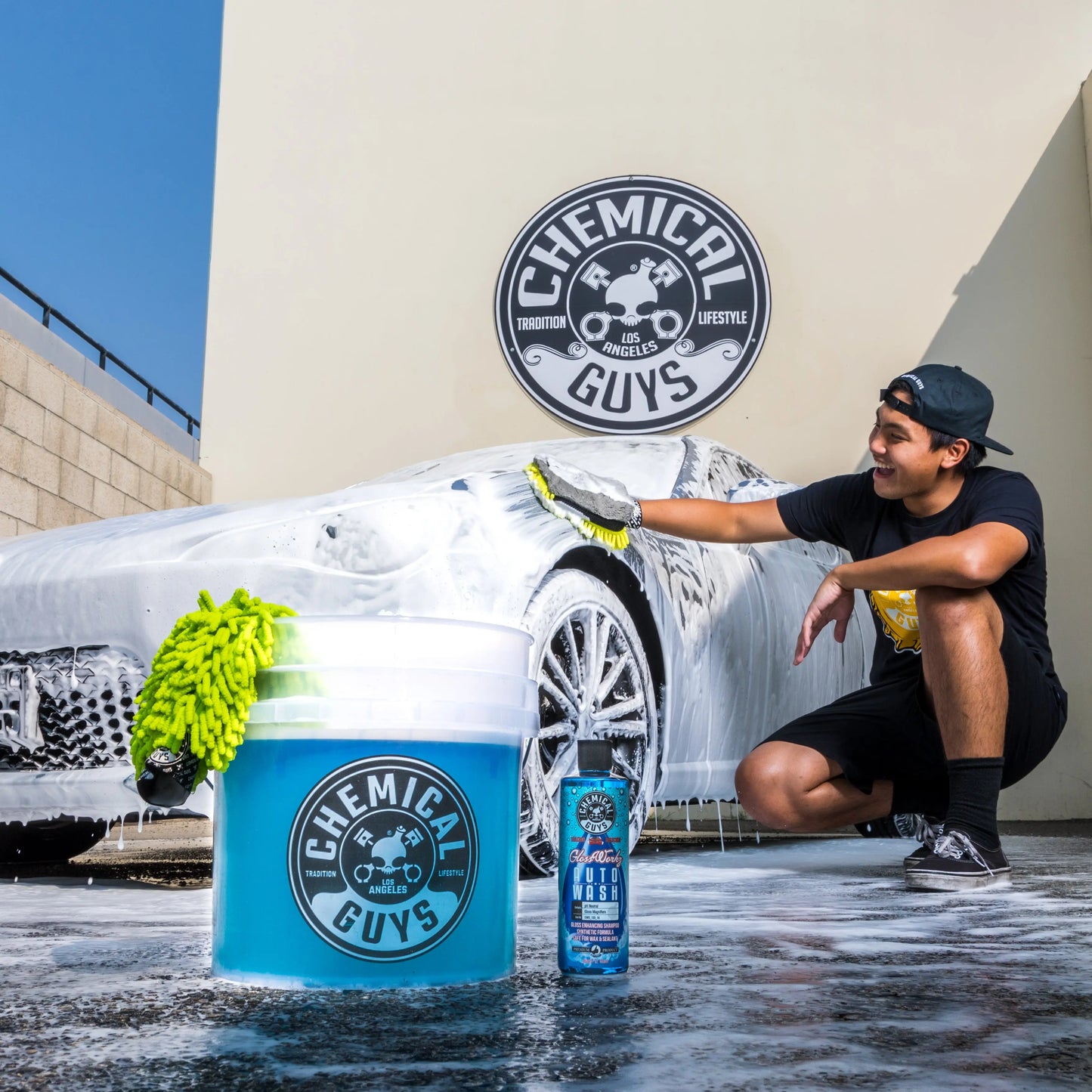 Glossworkz Auto Wash Shampoo & Chenille Wash Mitt Bundle / Kit
