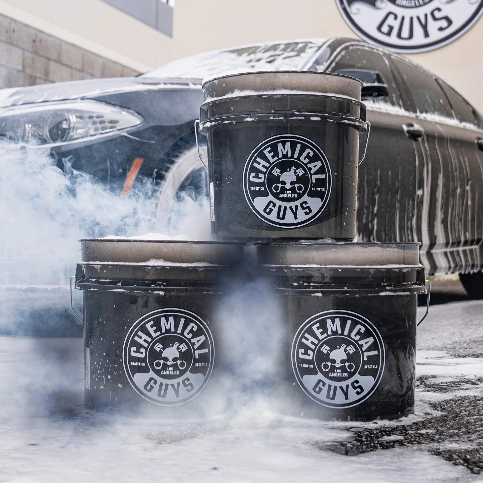 Heavy Duty Ultra Clear Smoked Obsidian Black Bucket (4.25 Gal) - Chemical Guys