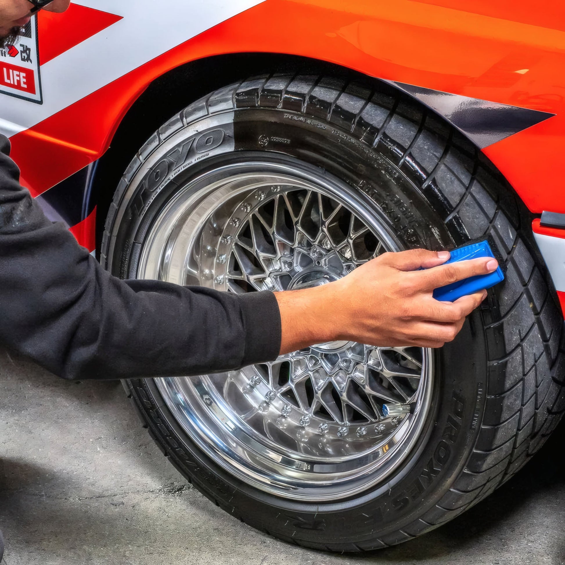 Contour Ez-Form Applicator Tires & Trim Application - Chemical Guys