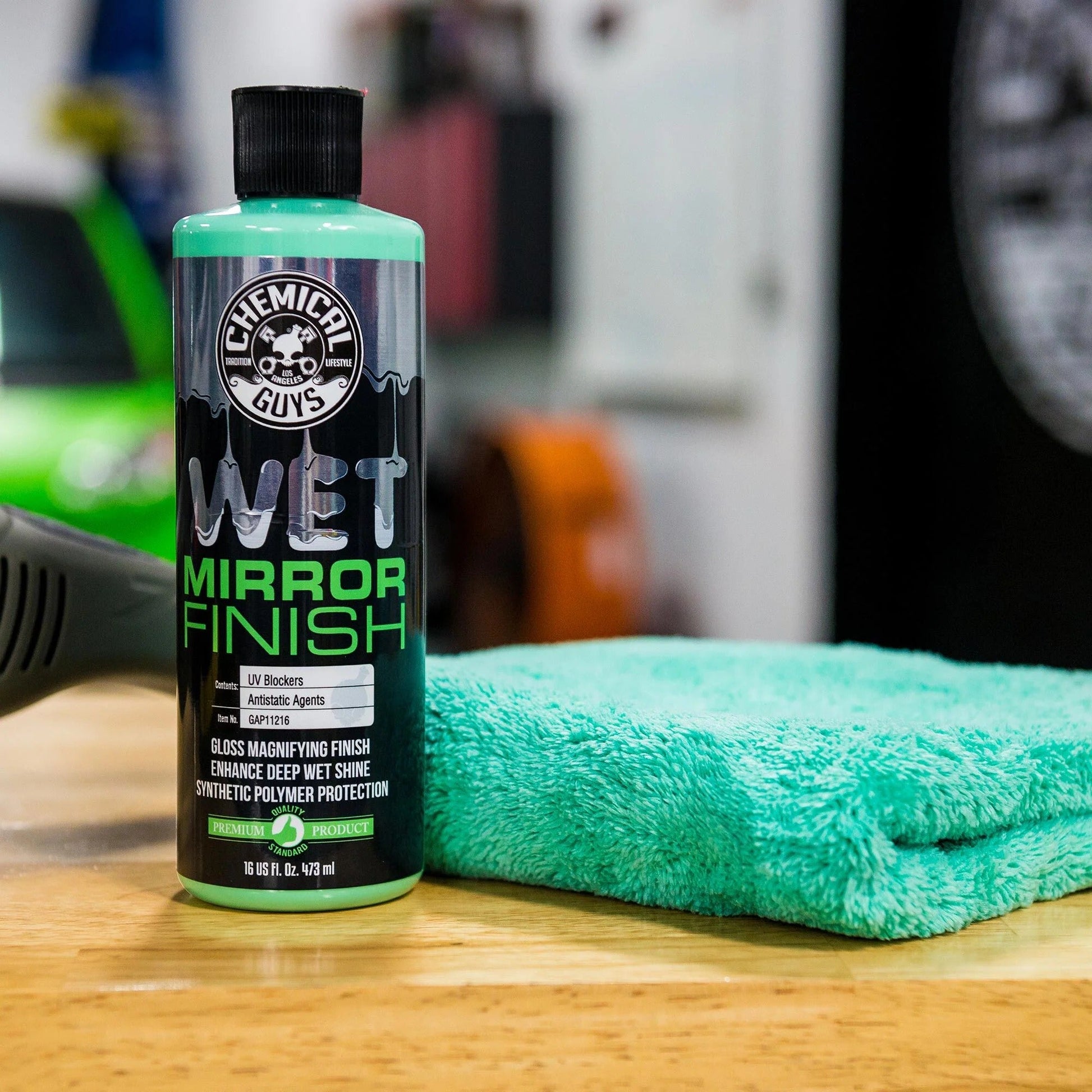 Wet Mirror Finish Ultra Slick Gloss Magnifier (16oz) - Chemical Guys