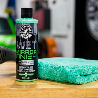 Wet Mirror Finish Ultra Slick Gloss Magnifier (16oz) - Chemical Guys